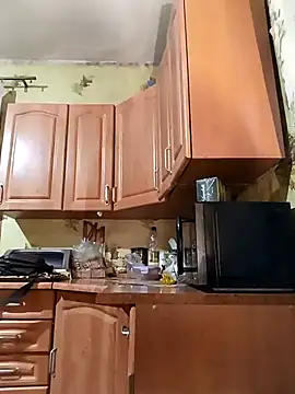 Snapshot of Laura_Kiss chatting on 10, 3, 2025 Laura Kiss online show from 10, 3, 2025