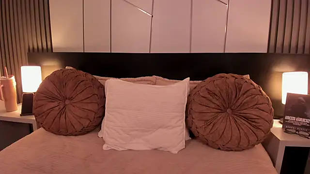 fiorella paris online show from 27, 11, 2025