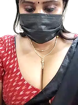 Queenflowerr online show from 28, 1, 2025