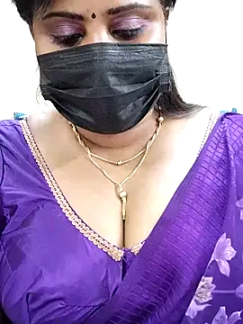 Queenflowerr online show from 2, 3, 2025