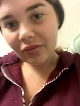 Snapshot of ella_zzz chatting on 1, 10, 2025 ella zzz online show from 1, 10, 2025