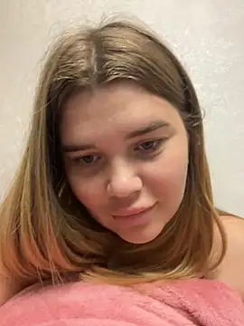 Snapshot of ella_zzz chatting on 2, 10, 2025 ella zzz online show from 2, 10, 2025