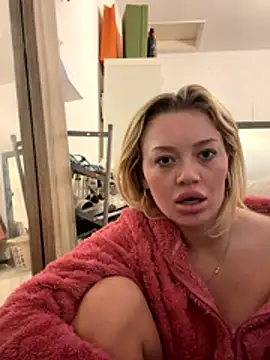 Snapshot of blissdimicco chatting on 3, 12, 2025 blissdimicco online show from 3, 12, 2025