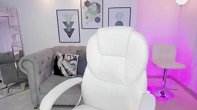 Snapshot of Layla_Breezee chatting on 2, 3, 2025 Layla Breezee online show from 2, 3, 2025