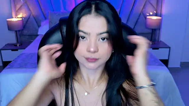 Layla Breezee online show from 27, 6, 2026
