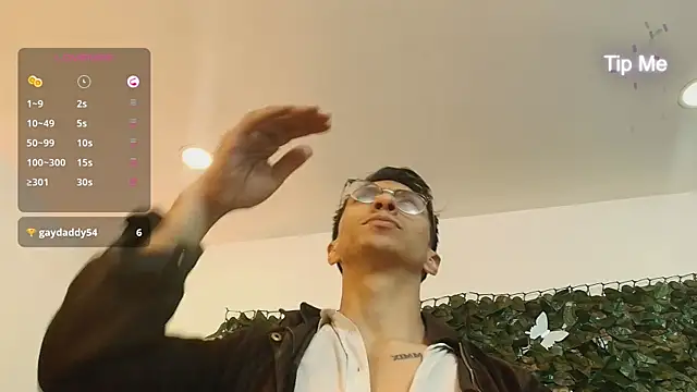 ApoloCruz online show from 24, 10, 2025