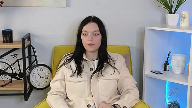 GladysHewell online show from 22, 1, 2025