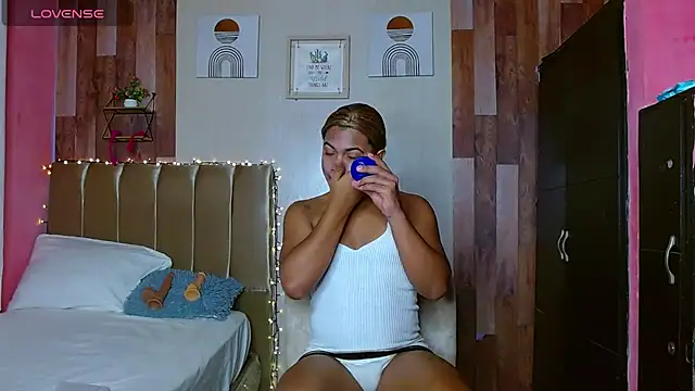 Snapshot of electrabrowns chatting on 28, 2, 2026 electrabrowns online show from 28, 2, 2026