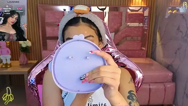 lilith petit sub online show from 26, 10, 2025