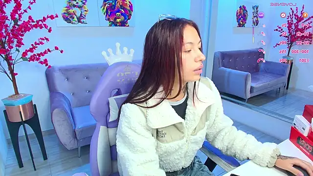 Charlotte ethan online show from 5, 11, 2025