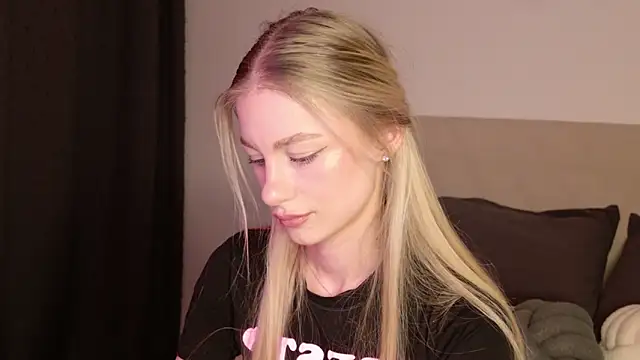 GabriellaOlsen online show from 15, 4, 2026