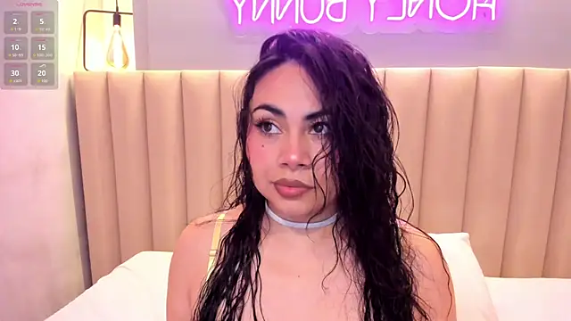 Naomymonroe  online show from 14, 1, 2026