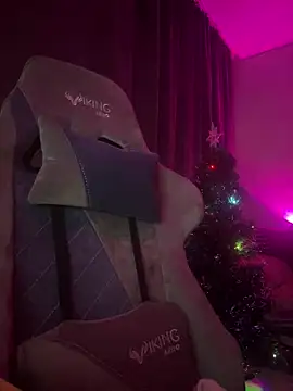 Ohmy Nora  online show from 30, 1, 2025