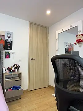 Snapshot of KarlaWild chatting on 1, 10, 2025 KarlaWild online show from 1, 10, 2025