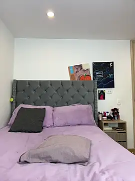 Snapshot of KarlaWild chatting on 11, 11, 2025 KarlaWild online show from 11, 11, 2025