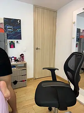 Snapshot of KarlaWild chatting on 14, 11, 2025 KarlaWild online show from 14, 11, 2025