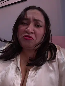 Snapshot of KarlaWild chatting on 19, 11, 2025 KarlaWild online show from 19, 11, 2025