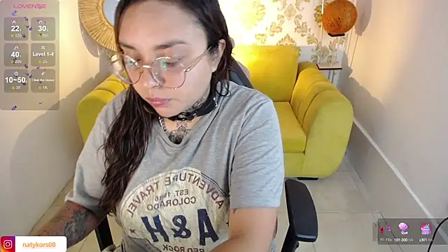 Snapshot of natyk_m chatting on 3, 3, 2025 natyk m online show from 3, 3, 2025