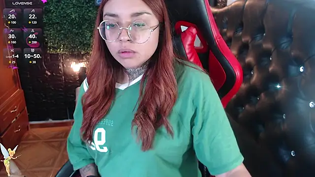 Snapshot of natyk_m chatting on 13, 10, 2025 natyk m online show from 13, 10, 2025