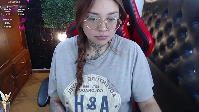 Snapshot of natyk_m chatting on 15, 10, 2025 natyk m online show from 15, 10, 2025