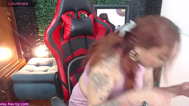 Snapshot of natyk_m chatting on 28, 10, 2025 natyk m online show from 28, 10, 2025