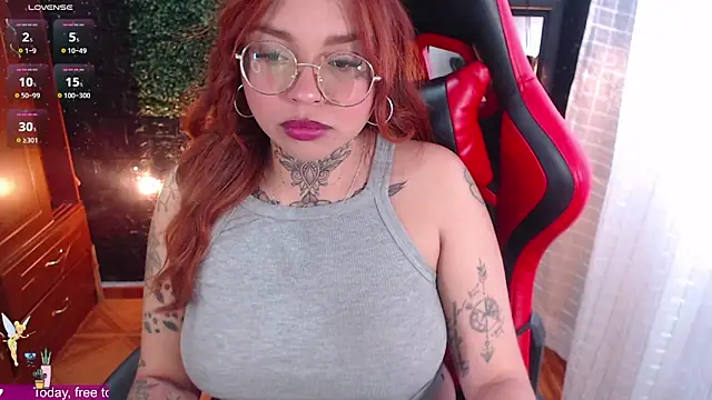 Snapshot of natyk_m chatting on 13, 11, 2025 natyk m online show from 13, 11, 2025