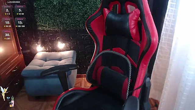 Snapshot of natyk_m chatting on 14, 11, 2025 natyk m online show from 14, 11, 2025