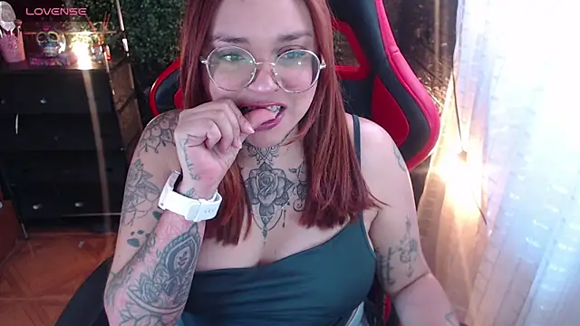 Snapshot of natyk_m chatting on 9, 2, 2026 natyk m online show from 9, 2, 2026