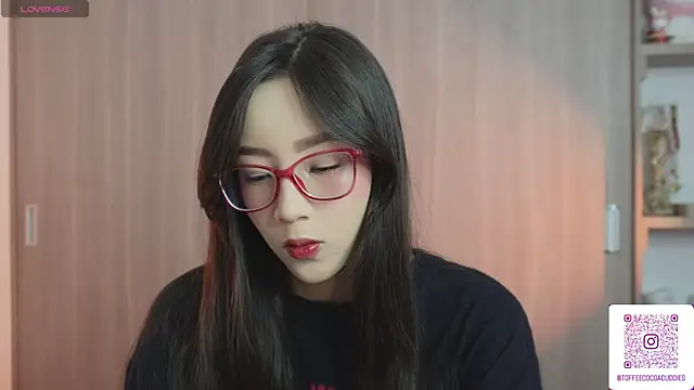 sophi lii online show from 21, 4, 2026