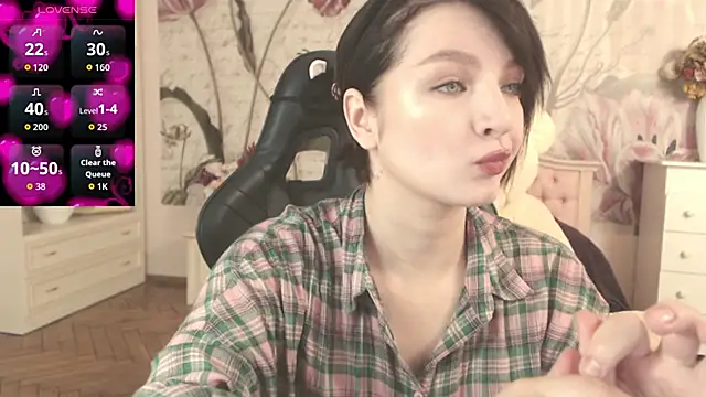 BritneyBarker online show from 6, 10, 2025