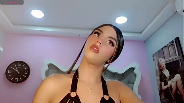 Snapshot of CamiiGarcia chatting on 12, 3, 2025 CamiiGarcia online show from 12, 3, 2025