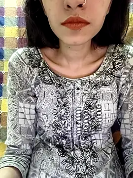 Snapshot of cute_IndianBabe chatting on 4, 3, 2025 cute IndianBabe online show from 4, 3, 2025