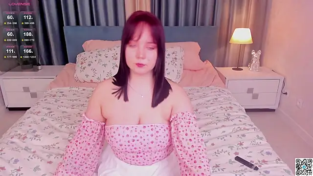 Snapshot of maya_suun chatting on 10, 3, 2025 maya suun online show from 10, 3, 2025