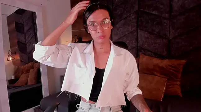 Snapshot of LauraaGomezz__ chatting on 21, 2, 2025 LauraaGomezz online show from 21, 2, 2025