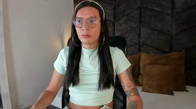 Snapshot of LauraaGomezz__ chatting on 21, 2, 2025 LauraaGomezz online show from 21, 2, 2025