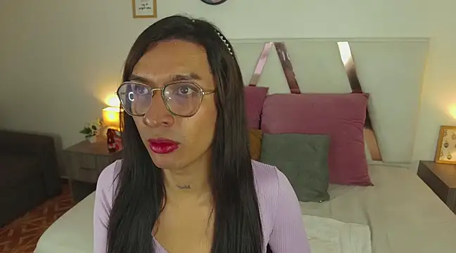 Snapshot of LauraaGomezz__ chatting on 26, 2, 2025 LauraaGomezz online show from 26, 2, 2025