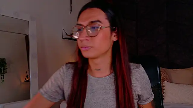 Snapshot of LauraaGomezz__ chatting on 22, 9, 2025 LauraaGomezz online show from 22, 9, 2025