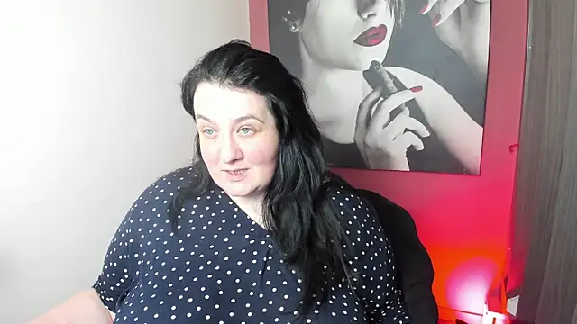 Snapshot of QueenOfHaze chatting on 9, 2, 2026 QueenOfHaze online show from 9, 2, 2026