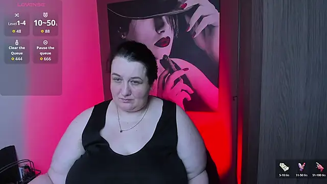 Snapshot of QueenOfHaze chatting on 6, 5, 2026 QueenOfHaze online show from 6, 5, 2026