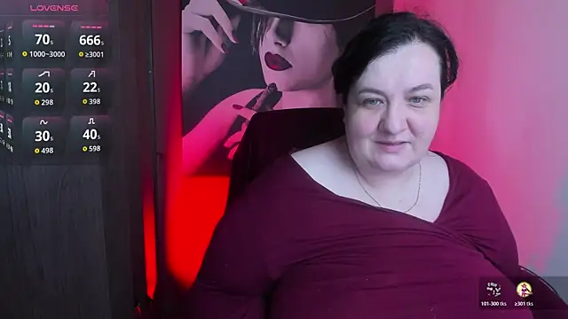Snapshot of QueenOfHaze chatting on 12, 6, 2026 QueenOfHaze online show from 12, 6, 2026
