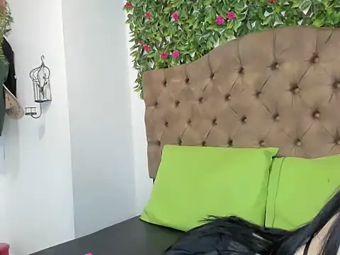 Snapshot of MelodyHott2 chatting on 2, 10, 2025 MelodyHott2 online show from 2, 10, 2025