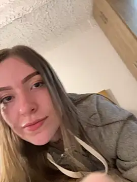 eilynxx online show from 13, 2, 2025