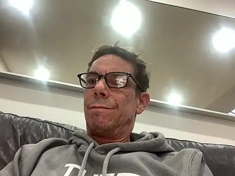 Snapshot of Kenhornu chatting on 7, 3, 2026 Kenhornu online show from 7, 3, 2026