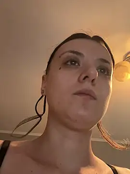 Snapshot of bunnythetailor chatting on 2, 2, 2025 bunnythetailor online show from 2, 2, 2025