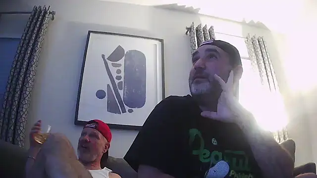 Snapshot of harrychest chatting on 16, 4, 2026 harrychest online show from 16, 4, 2026