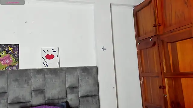 Snapshot of Isangel_ chatting on 7, 11, 2025 Isangel online show from 7, 11, 2025