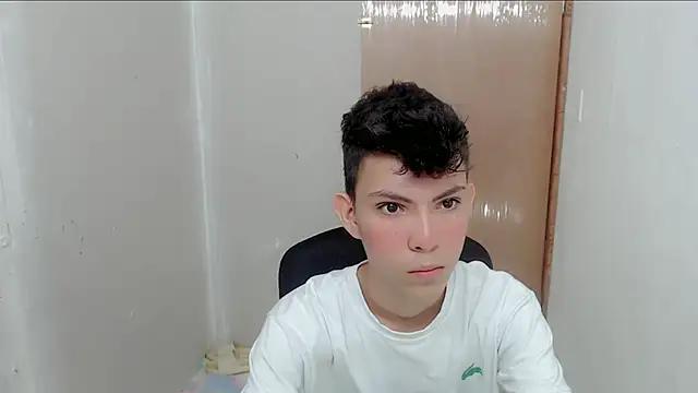 Snapshot of Alexxx_lov chatting on 25, 1, 2025 Alexxx lov online show from 25, 1, 2025