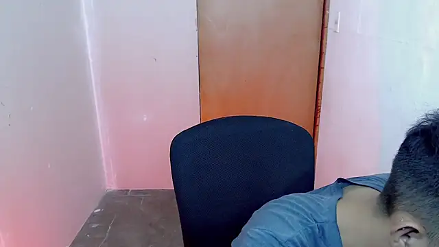 Snapshot of Alexxx_lov chatting on 11, 9, 2025 Alexxx lov online show from 11, 9, 2025