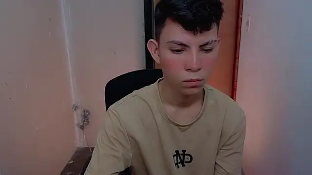 Snapshot of Alexxx_lov chatting on 26, 2, 2026 Alexxx lov online show from 26, 2, 2026