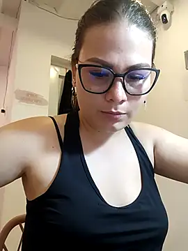 Snapshot of Vale_Saenzz chatting on 11, 3, 2025 Vale Saenzz online show from 11, 3, 2025